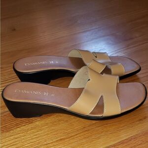 DAMIANS Tan  Sandals